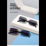 ⁦نظارة عدسات ناعمة اطار اسود وذهبي⁩ - الصورة ⁦2⁩