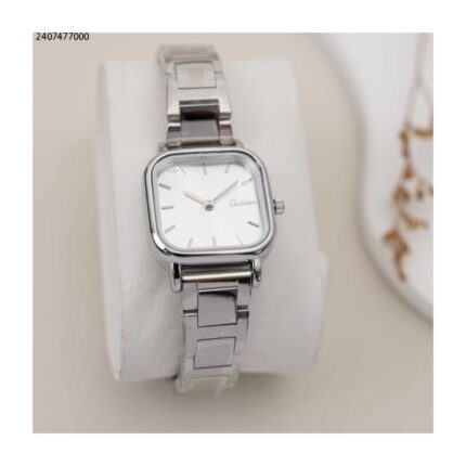 ساعة نسائية مربعة اللون فضي من ماركة FJ مع كفالة سنتين ضد تغير اللون