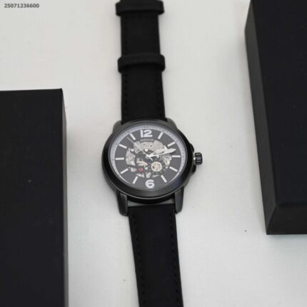 ساعة اللون اسود من ماركة FJ مع كفالة سنتين ضد تغير اللون