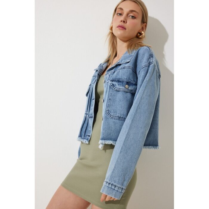 ⁦جاكيت جينز نسائي أزرق متوسط بدون درزات مع جيوب واسعة – Happiness İstanbul⁩ - الصورة ⁦4⁩