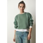 هودي قصيرة باللون الاخضر الفاتح