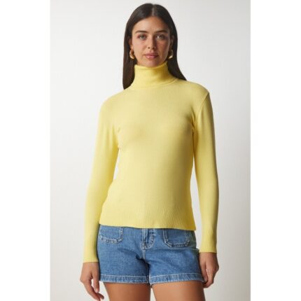 بلوزة شتوية باللون الاصفر