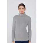 بلوزة شتوية هاينيك باللون السكني