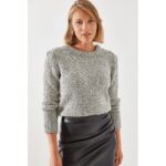 بلوزة صوف باللون السكني مع زر باللون الفضي One Size