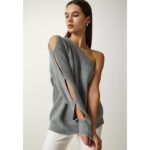 بلوزة صوف شتوية ايد وحدة باللون السكني One Size