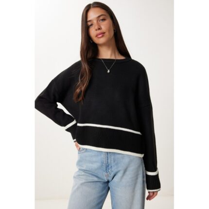 بلوزة صوف باللون الاسود سادة مع خط ابيض بالنهاية One Size