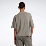 ⁦Reebok Women's Classics Natural Dye Boxy Tee- Beige⁩ - الصورة ⁦2⁩