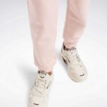 ⁦Reebok Women's RI Fleece Jogger- Pink⁩ - الصورة ⁦4⁩