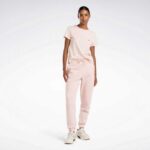 ⁦Reebok Women's RI Fleece Jogger- Pink⁩ - الصورة ⁦5⁩