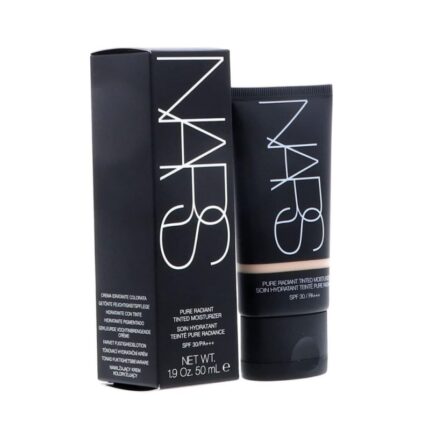 NARS Pure Radiant Tinted Moisturizer Broad Spectrum SPF 30 Terre Neuve 50 واقي شمس مع فاونديشن