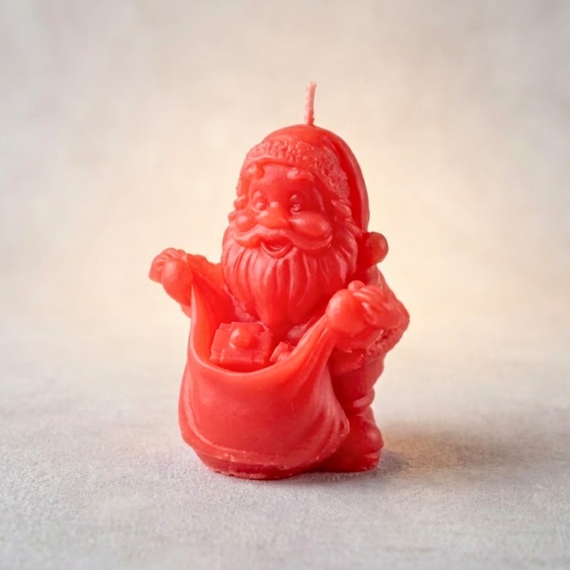 103396651_6970ebc261345 شمعة كريسماس معطرة على شكل بابا نويل لون أحمر وشبرة فضي - الصورة 1