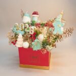 ⁦باقه شموع الكريسماس معطره حجم كبير مكون من 19 شمعه مع رقم 2026 وبوكس مع ورد مجفف⁩ - الصورة ⁦2⁩