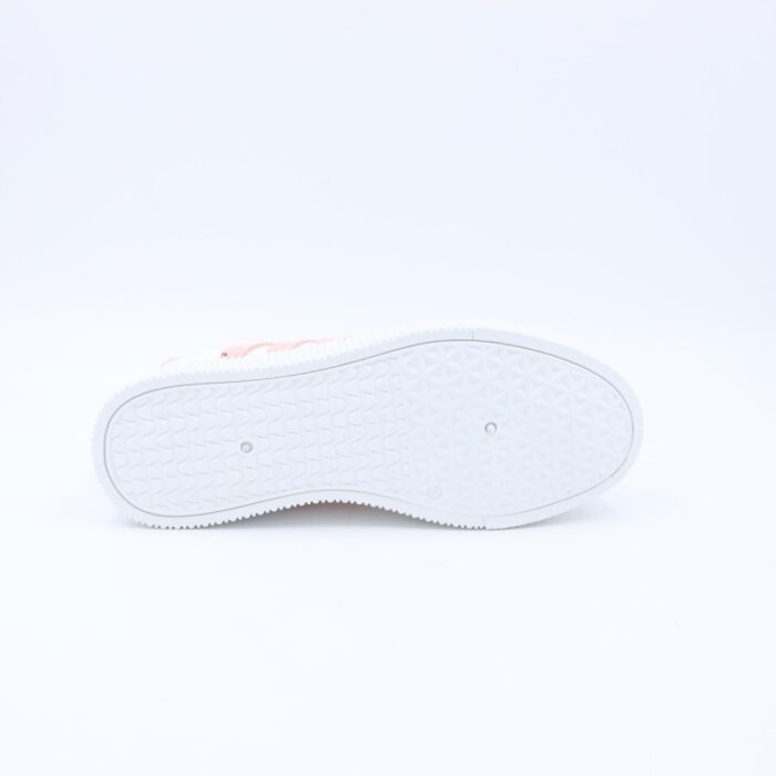 ⁦حذاء جلد رياضي كلاسيك للنساء لون أبيض وزهري⁩ - الصورة ⁦5⁩