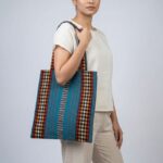 شنطة توت باغ عملية بسيطة بالقماش البدوي الوان منوعة تركواز غامق