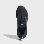 ⁦adidas Mens' Ultraboost 5 TR Shoes - Black⁩ - الصورة ⁦3⁩