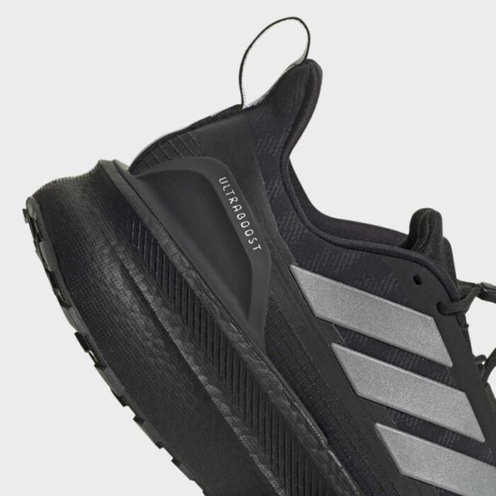 ⁦adidas Mens' Ultraboost 5 TR Shoes - Black⁩ - الصورة ⁦9⁩