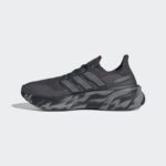 ⁦adidas Mens' Ultraboost 5 Shoes - Grey⁩ - الصورة ⁦5⁩