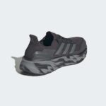 ⁦adidas Mens' Ultraboost 5 Shoes - Grey⁩ - الصورة ⁦7⁩