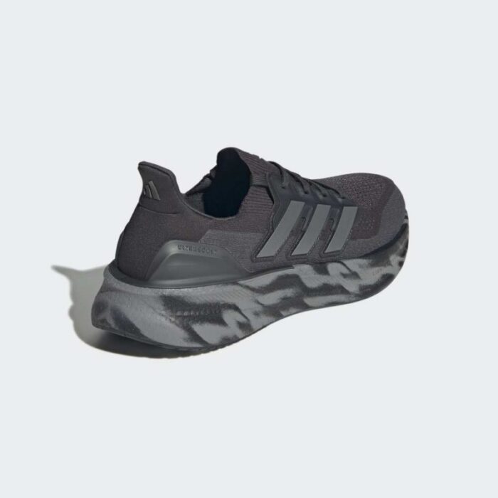 ⁦adidas Mens' Ultraboost 5 Shoes - Grey⁩ - الصورة ⁦7⁩