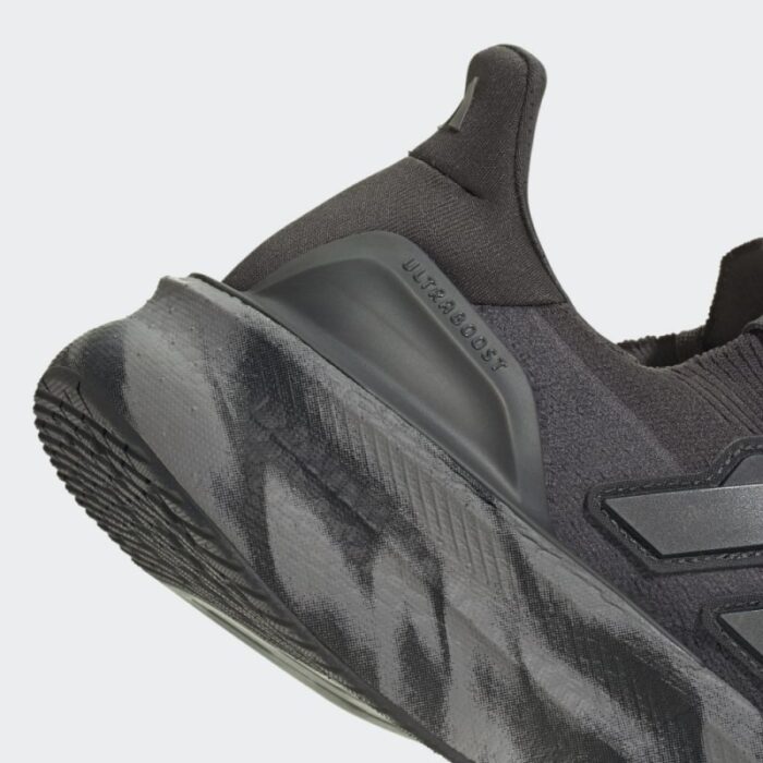 ⁦adidas Mens' Ultraboost 5 Shoes - Grey⁩ - الصورة ⁦8⁩