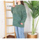⁦بلوزة صوف بأكمام طويلة وقبة دائرية One Size للنساء لون أخضر⁩ - الصورة ⁦2⁩