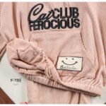 ⁦طقم مخمل ستاتي قطعتين للنساء لون زهري⁩ - الصورة ⁦3⁩