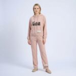 ⁦طقم مخمل ستاتي قطعتين للنساء لون زهري⁩ - الصورة ⁦6⁩