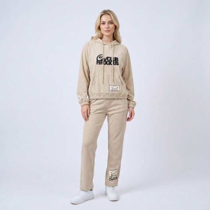 ⁦طقم مخمل ستاتي قطعتين للنساء لون بيج⁩ - الصورة ⁦6⁩