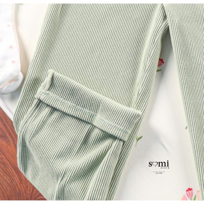 ⁦طقم مخمل ستاتي قطعتين للنساء لون أخضر⁩ - الصورة ⁦5⁩