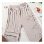 ⁦طقم مخمل ستاتي قطعتين للنساء لون بيج⁩ - الصورة ⁦7⁩