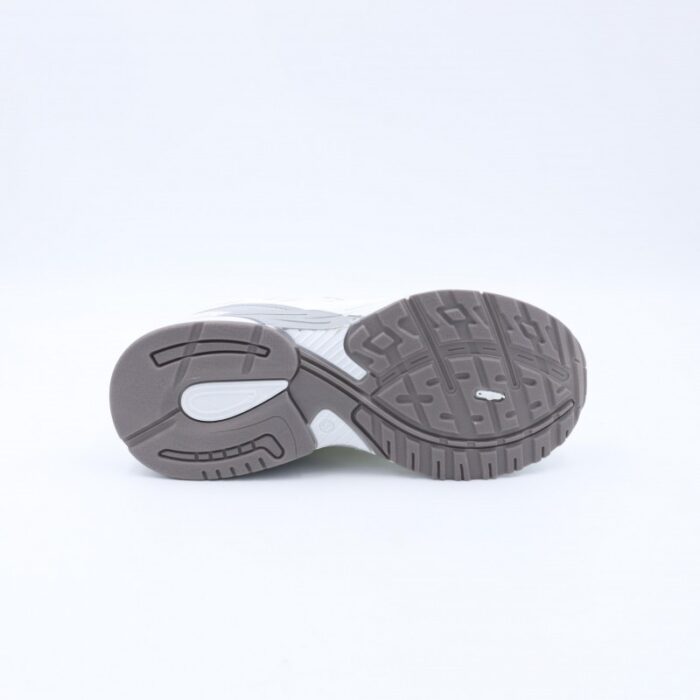 ⁦بوت رياضي ستاتي لون ابيض⁩ - الصورة ⁦5⁩