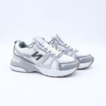 بوت رياضي ستاتي لون أبيض ورمادي