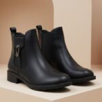 ⁦جزمة نسائية كعب قصير بسحاب بتصميم متوسط الطول لون أسود⁩ - الصورة ⁦6⁩