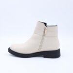 ⁦جزمة بسحاب تصميم ساق متوسط الطول للنساء لون أوف وايت⁩ - الصورة ⁦4⁩