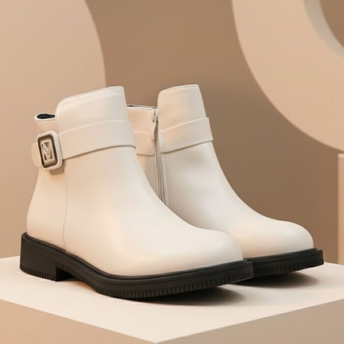 ⁦جزمة بسحاب تصميم ساق متوسط الطول للنساء لون أوف وايت⁩ - الصورة ⁦6⁩