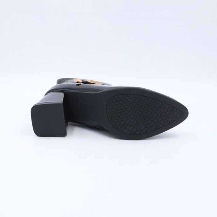 ⁦جزمة كعب بسحاب جلد للنساء لون أسود لميع⁩ - الصورة ⁦5⁩