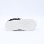 ⁦حذاء تصميم رياضي ولادي لون اسود وابيض⁩ - الصورة ⁦5⁩