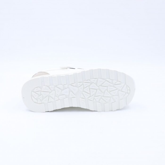 ⁦حذاء تصميم رياضي بناتي لون ابيض واسود⁩ - الصورة ⁦5⁩