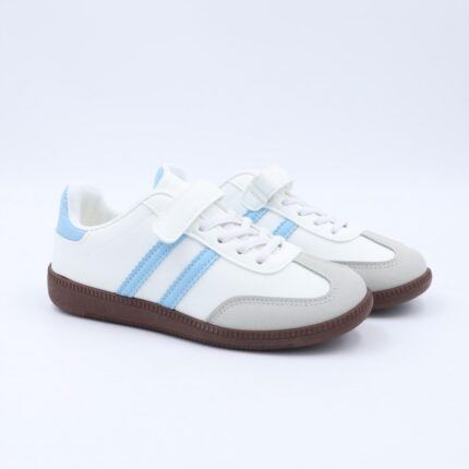 بوت رياضي بناتي لون أبيض وازرق فاتح