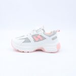 ⁦حذاء تصميم رياضي محيير لون رمادي وزهري⁩ - الصورة ⁦4⁩