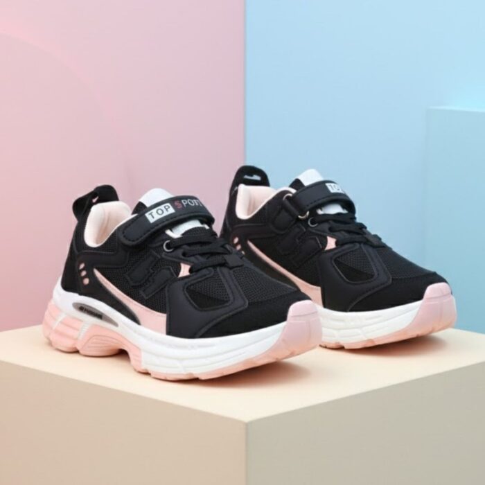 ⁦حذاء رياضي بناتي لون اسود وزهري⁩ - الصورة ⁦6⁩