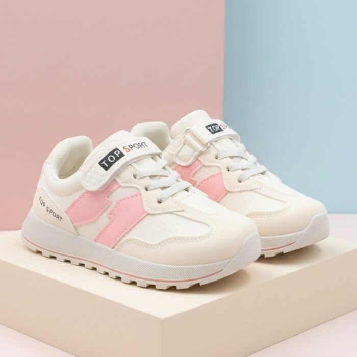 ⁦بوت رياضي للأطفال لون بيج وزهري⁩ - الصورة ⁦6⁩