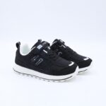 بوت رياضي للأطفال لون اسود وابيض