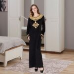 ⁦دشداشة مخمل ستاتي لون أسود⁩ - الصورة ⁦2⁩