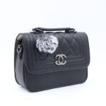 شنطة حقيبة CROSSBODY جلد للنساء لون اسود