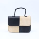 ⁦شنطة حقيبة يد نسائية بلونين بيج واسود⁩ - الصورة ⁦2⁩