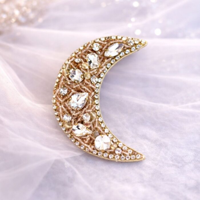 ⁦دبوس رمضاني (هلال) لون ذهبي⁩ - الصورة ⁦3⁩