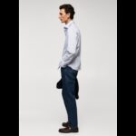 ⁦قميص رسمي رجالي من مانجو MANGO مخطط لون ازرق وابيض⁩ - الصورة ⁦4⁩