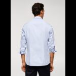 ⁦قميص رسمي رجالي من مانجو MANGO لون ازرق فاتح⁩ - الصورة ⁦3⁩