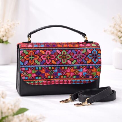 حقيبه تطريز مع سحاب لون اسود